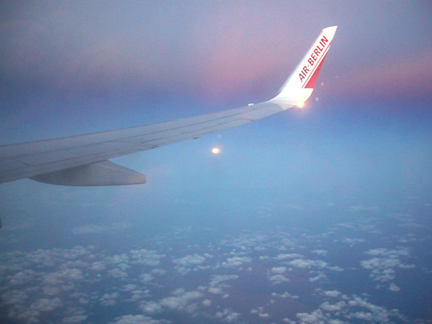 der vollmond geht auf über nordafrika 